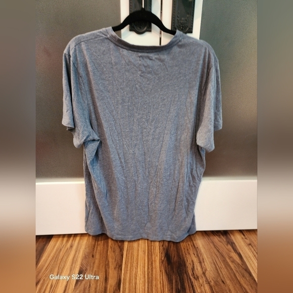 Jason Scott Staple V-neck Short Sleeve t-shirt - Picture 4 of 5